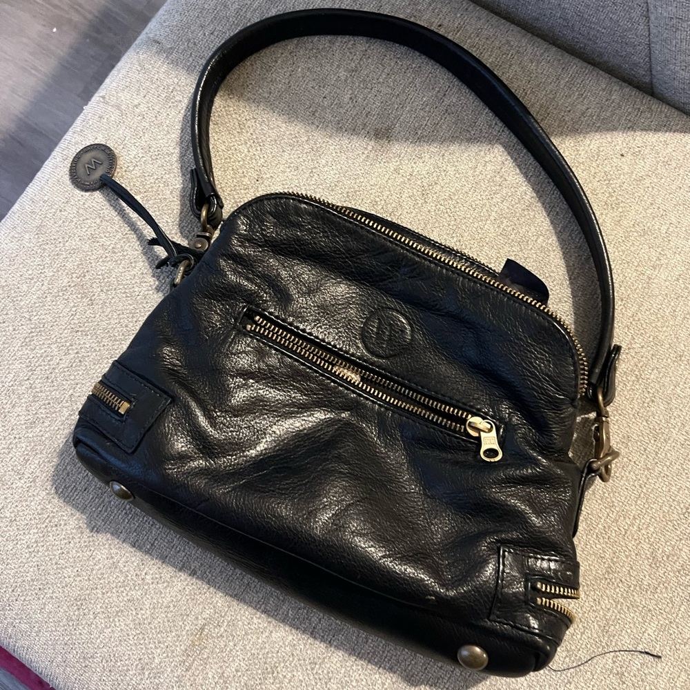 Manhattan Crossbody-Black Leather Women's Bag